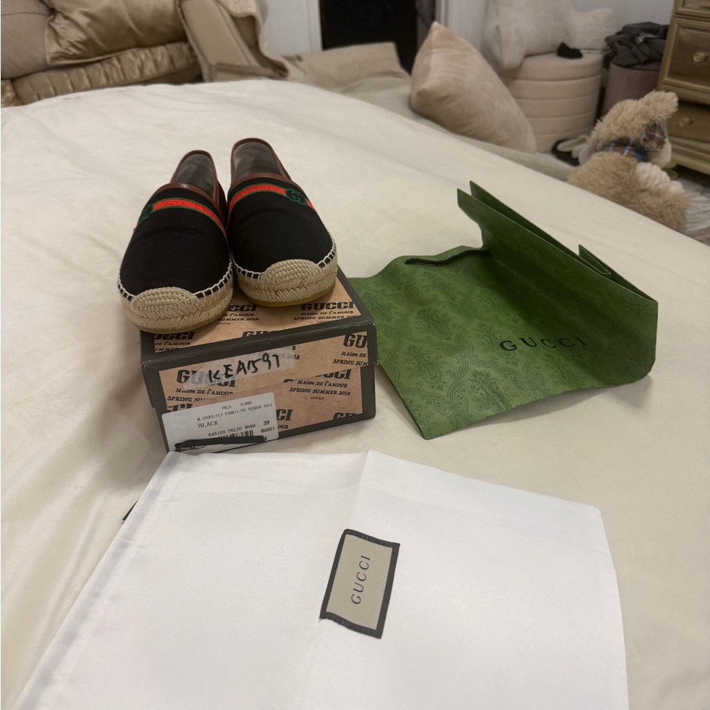 Gucci Black and Brown Loafers with Green and Red Accents - Picture 6 of 7